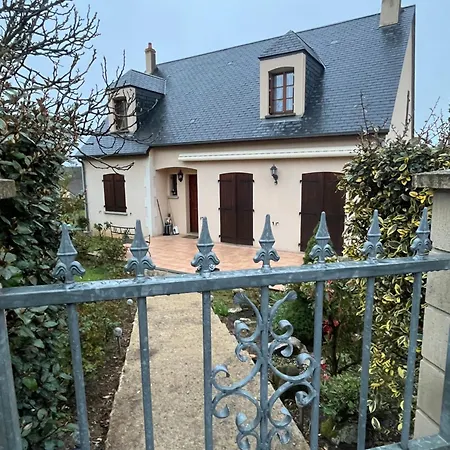 A 5 Minutes A Pieds Du Chateau, 2 Belles Et Spacieuses Chambres, Sdb, Wc Et Un Garage Prive A 25 Minutes Circuit 24h * Le Grand-Luce